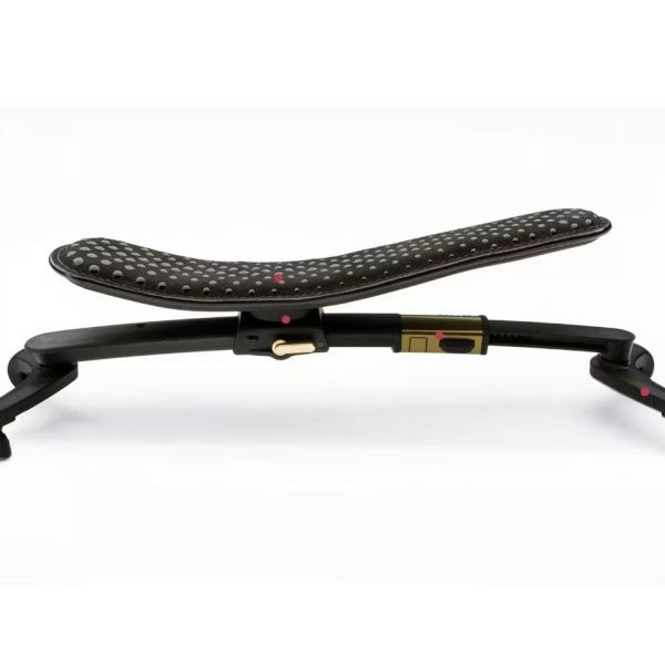 SEVEN 4/4<br />
販売価格：¥52,800 (税込)<br />
驚くほど軽量で、楽器本来の鳴りを最大限に引き出すハイエンドモデル。