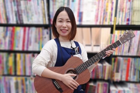 スタッフ写真 兼任店長 ピアノ/弦楽器アドバイザー 家後