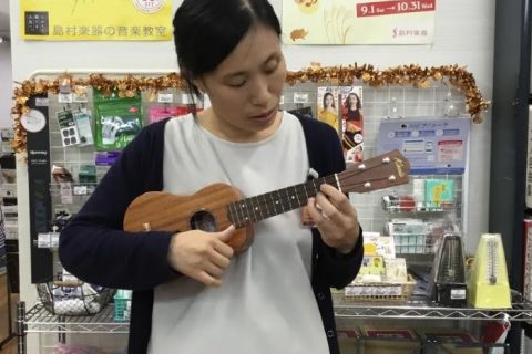 スタッフ写真 ピアノ、ギターなど 稲垣