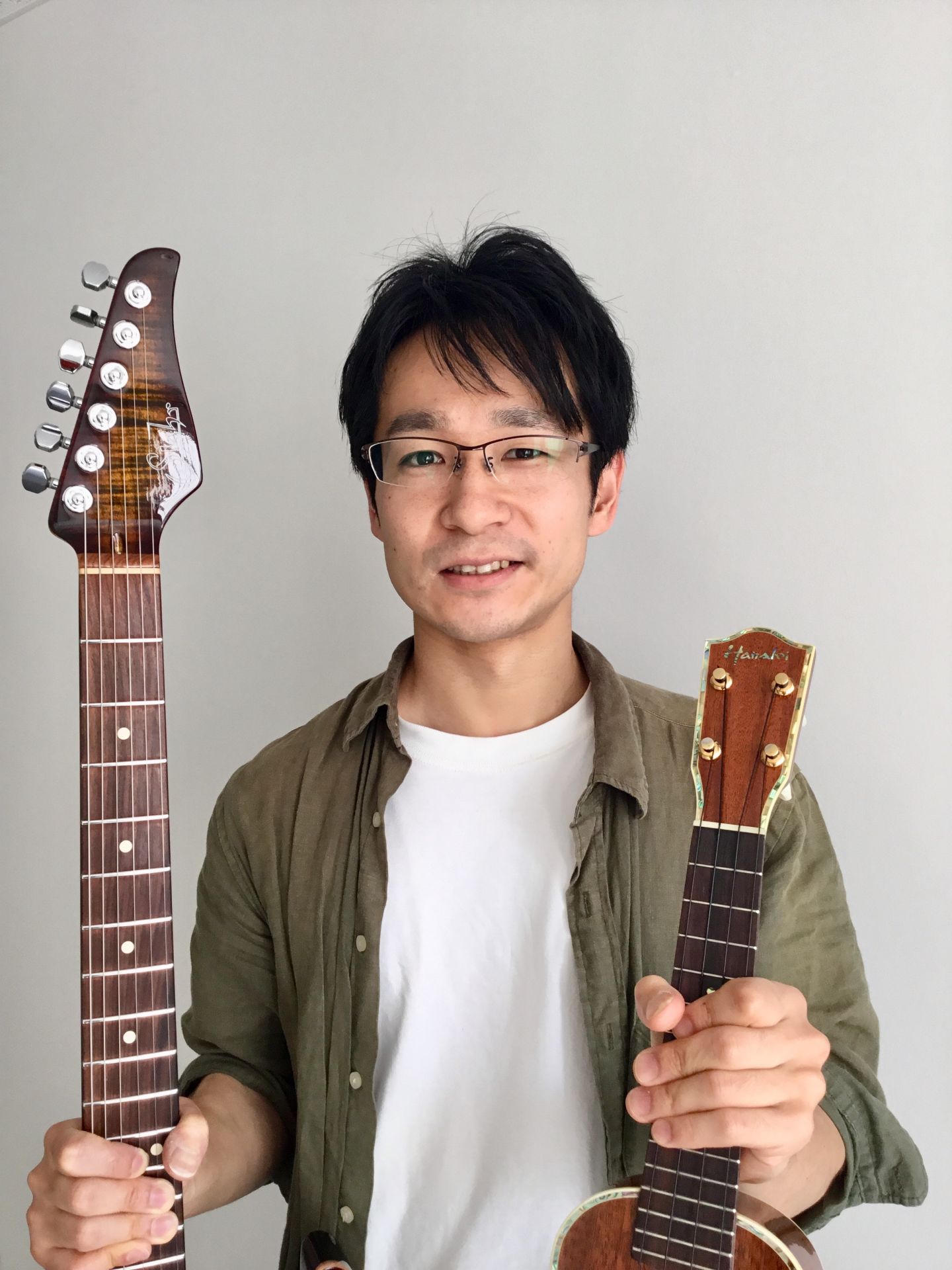 須田　信治(すだ　のぶはる)　開講曜日：土曜日<br />
<br />
【プロフィール】<br />
洗足学園音楽大学ジャズコース卒業。<br />
ギター奏法、音楽理論、作編曲などを学ぶ。<br />
現在はライブハウスやレストランなど様々な場所で演奏家としても活動中。<br />
<br />
【メッセージ】<br />
基礎から音楽理論までご希望のペースでレッスンいたします！