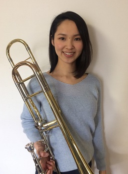 柳澤千華(やなぎさわちか)　<br />
国立音楽大学卒業、元北九州市消防音楽隊。<br />
第22回浜松国際管楽器アカデミー終了。<br />
現在はフリー奏者として、ライブ・レコーディング・サポート等幅広いジャンルの演奏活動を行う。教員免許所持。<br />
トロンボーンは中学生から始めました。<br />
クラシック・ジャズ・ポップスと多ジャンルの対応ができます。<br />
初心者へのレッスンが得意です！<br />
開講曜日:火曜日