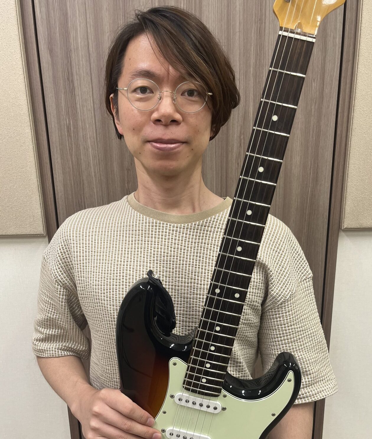 堀江　洋賀（ほりえ　ひろよし）　担当曜日:火曜日 講師プロフィール千葉県出身。12歳よりロックギターとドラム、17歳よりジャズギターを始める。2017年ギブソン・ジャズギターコンテスト優勝。自身のカルテットでは新宿ピットインなどに出演。その他、ピアニスト谷川賢作のユニット「もこもこ」、ボーカル寝占友 […]