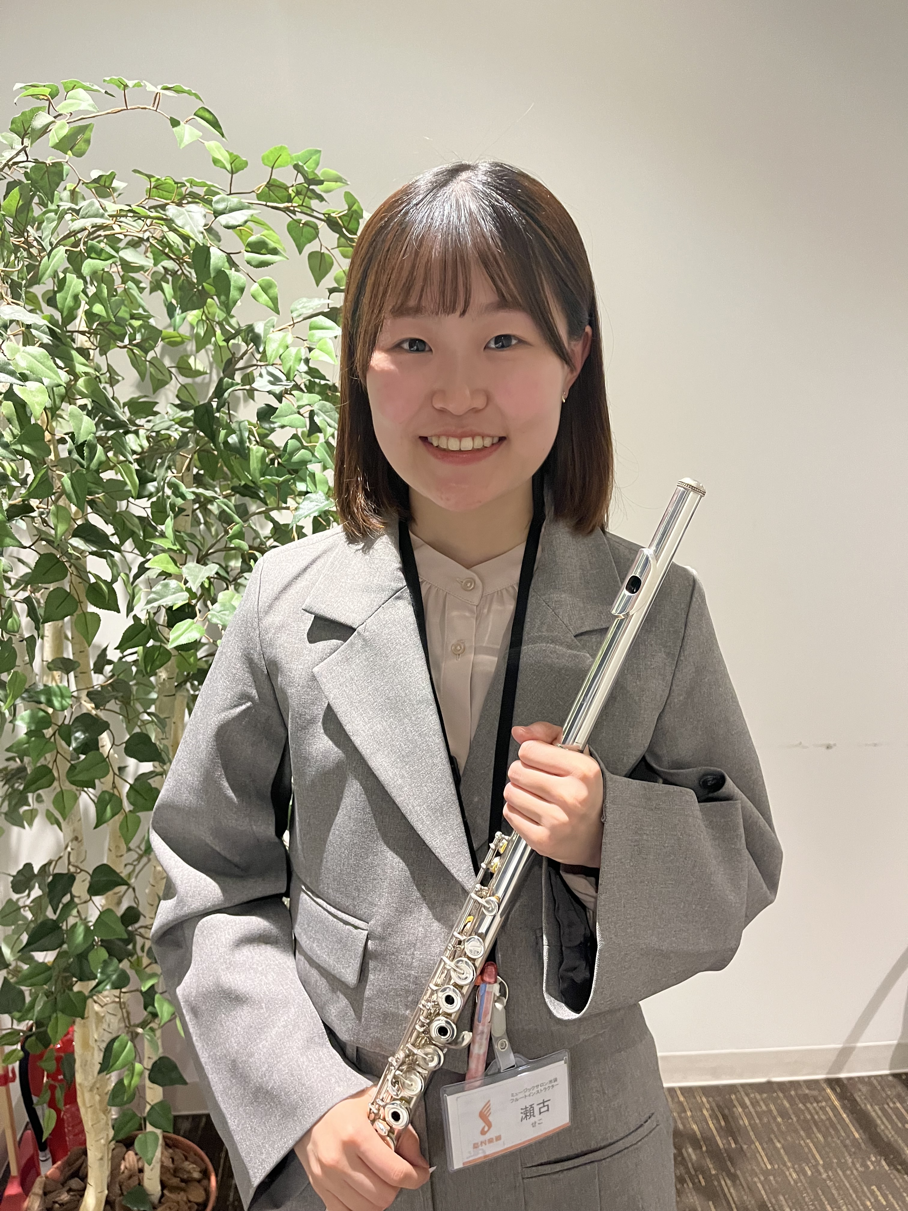 インストラクタープロフィール 桐朋学園大学音楽学部をフルート専攻で卒業。同大学研究生ピッコロ専攻で修了。第94回横浜新人演奏会に出演、神奈川新聞社賞受賞。第6回Kフルートコンクール大学生・一般の部優秀賞受賞。これまでにフルートを神田寛明、梶川真歩、小池郁江の各氏に師事。Bad Goisern Win […]