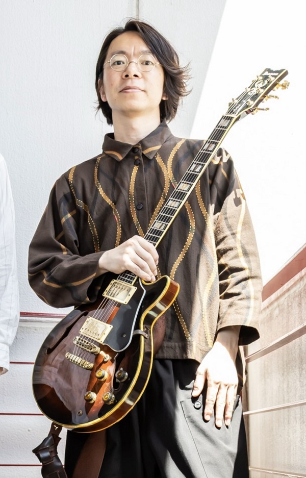 講師プロフィール2017年ギブソン・ジャズギターコンテスト優勝。自身のカルテットでは新宿PIT INN、中野Sweet Rainなどに出演。NHKラジオやミュージカルの劇伴、CMのレコーディングに多数参加。BGM配信サービスH2music.chへの楽曲提供をはじめ、作・編曲家としてもその才能を発揮し […]