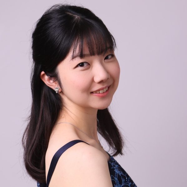 芦田　芙沙紀<br />
担当曜日：日曜日<br />
ご案内可能時間例：11:30～、15:30～<br />
<br />
東京音楽大学ピアノ演奏家コース卒業、同大学院修士課程鍵盤楽器研究領域（ピアノ）修了。 <br />
第6回東京国際ピアノコンクール大学生部門第4位。<br />
第25回PIARAピアノコンクールシニアC部門Bronze medal第33回日本クラシック音楽コンクール大学女子の部第5位。