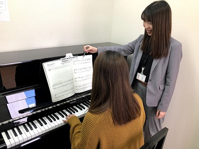 こんにちは。[http://www.shimamura.co.jp/ms-inage/index.php?itemid=9017#関:title=ピアノインストラクター関]です。 今回は実際にピアノサロンにお通いいただいている会員様のインタビューをお届けします！]]現役保育士としてお仕事をしながら現 […]