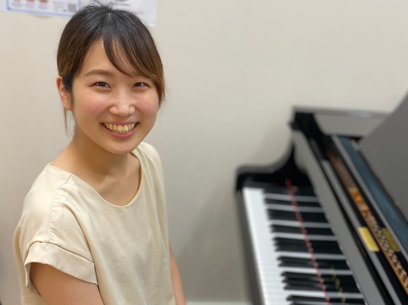 白石　有佳理（しらいし　ゆかり）　担当曜日：月曜日 講師プロフィール 平成音楽大学ピアノコース卒業。同大学音楽専攻科修了。修了時、学長賞を受賞。第54回熊本県新人演奏会、第86回読売新人演奏会出演。第33回鹿児島県新人演奏会出演時、鹿児島県文化財団理事長賞受賞。ピアノを岡村重信、眞鍋協子、松﨑伶子、 […]