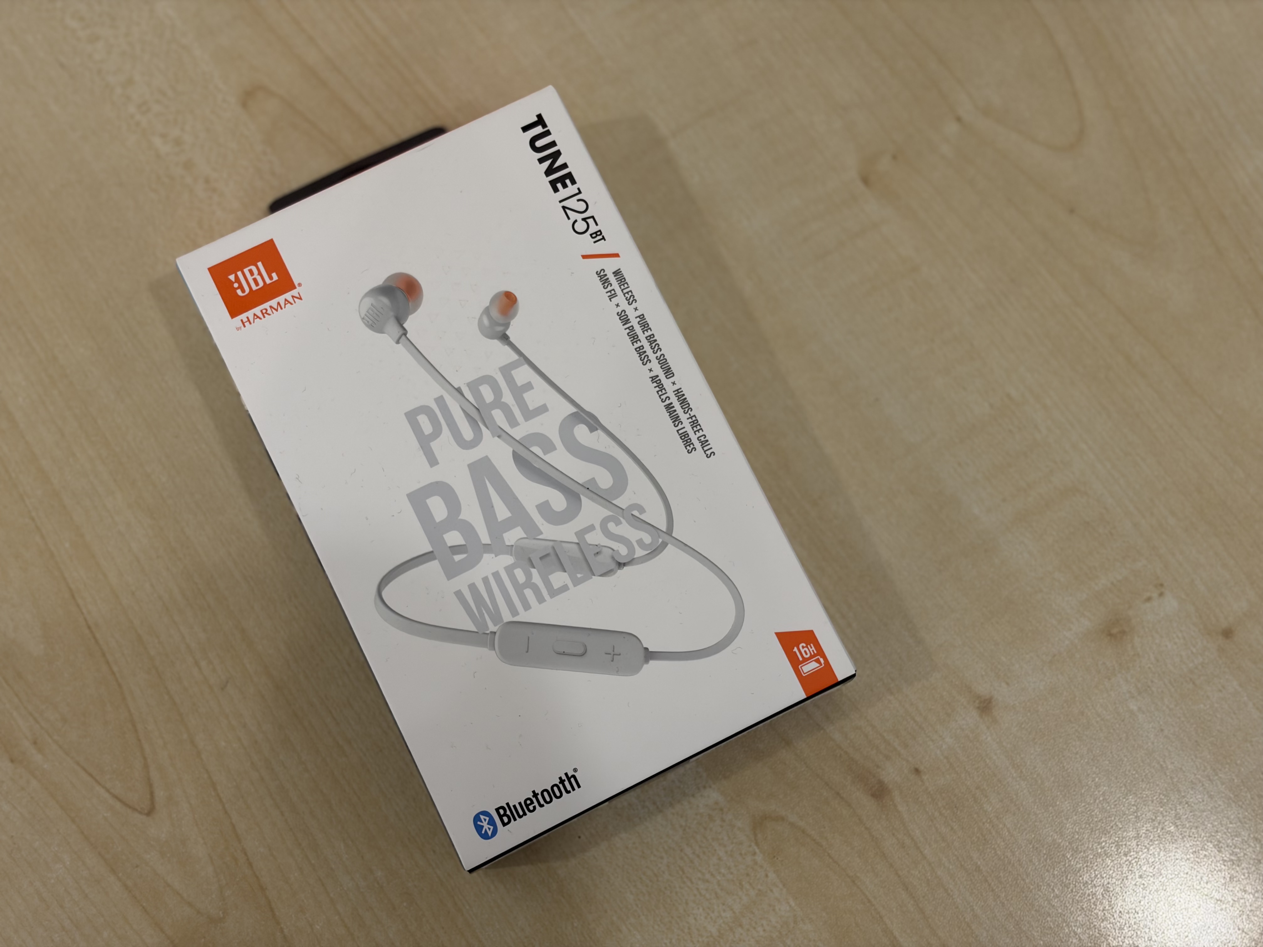 ワイヤレスイヤホンTUNE125BT