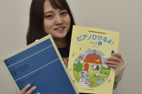 スタッフ写真 秋元