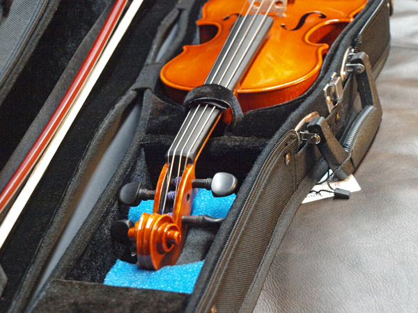 バイオリン肩当て アコースタ・グリップ のご紹介 AcoustaGrip Violin Shoulder Rests｜島村楽器 ミュージックサロン本八幡