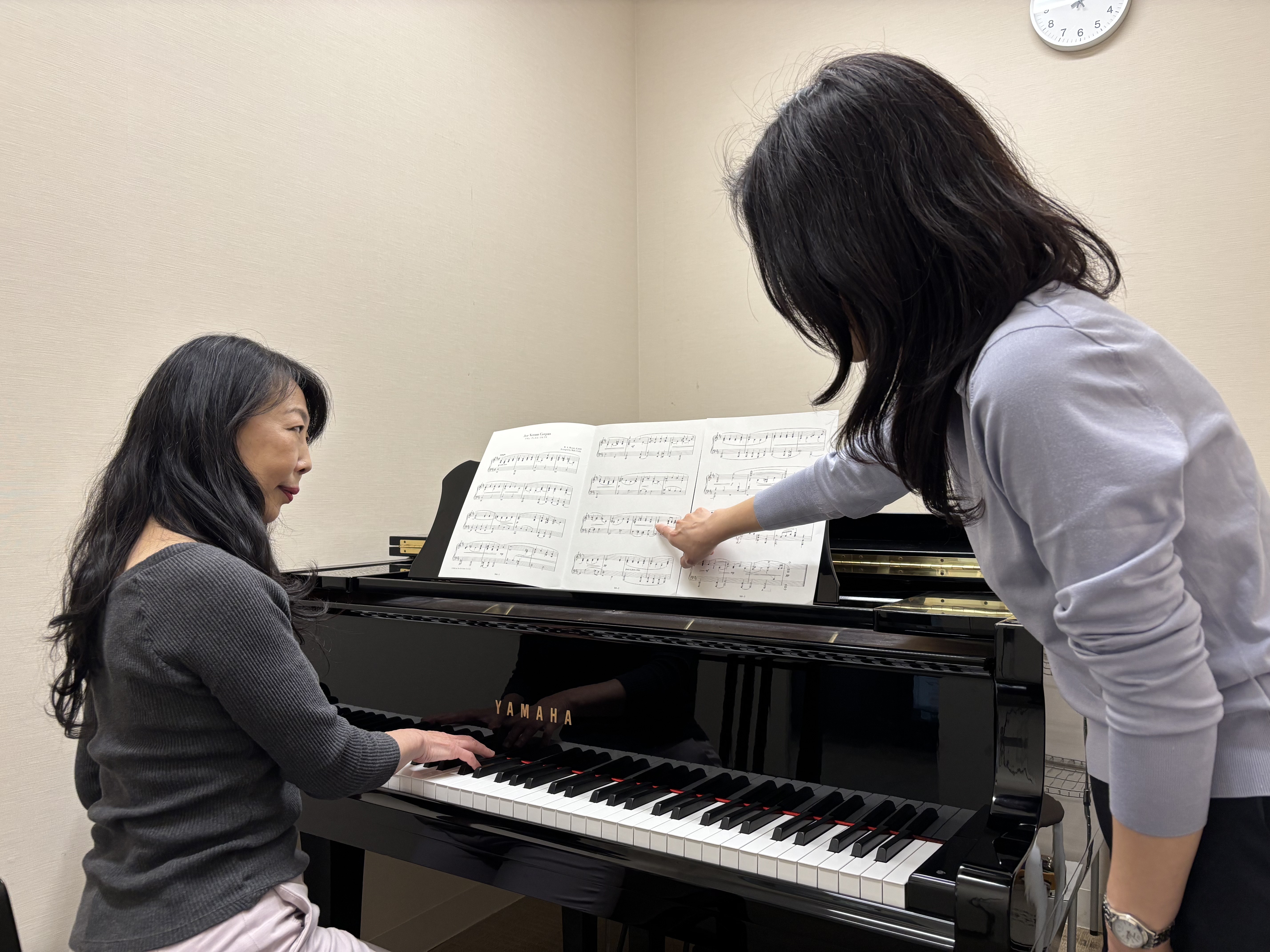 島村楽器ミュージックサロン本八幡では、大人の方の習い事をサポートしています！実際に現在も大人の生徒様が多くお通いいただいております。 音楽の習い事をはじめて、日々の暮らしをもっと豊かにしてみませんか？音楽は一生楽しんでいただける趣味です。レッスンにお通い頂くことで目標ができたり生活にリズムができて、 [&hellip;]