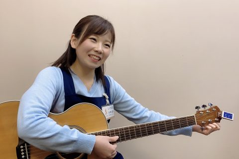 スタッフ写真 小林