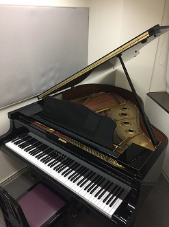 篠崎グランドピアノ