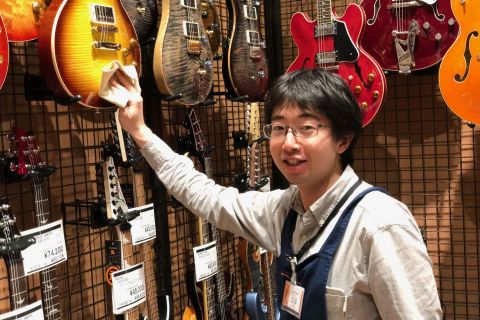 スタッフ写真 ギター / ベース 担当 工藤