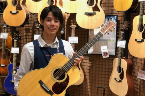 スタッフ写真 ギター / エフェクター 担当 大髙