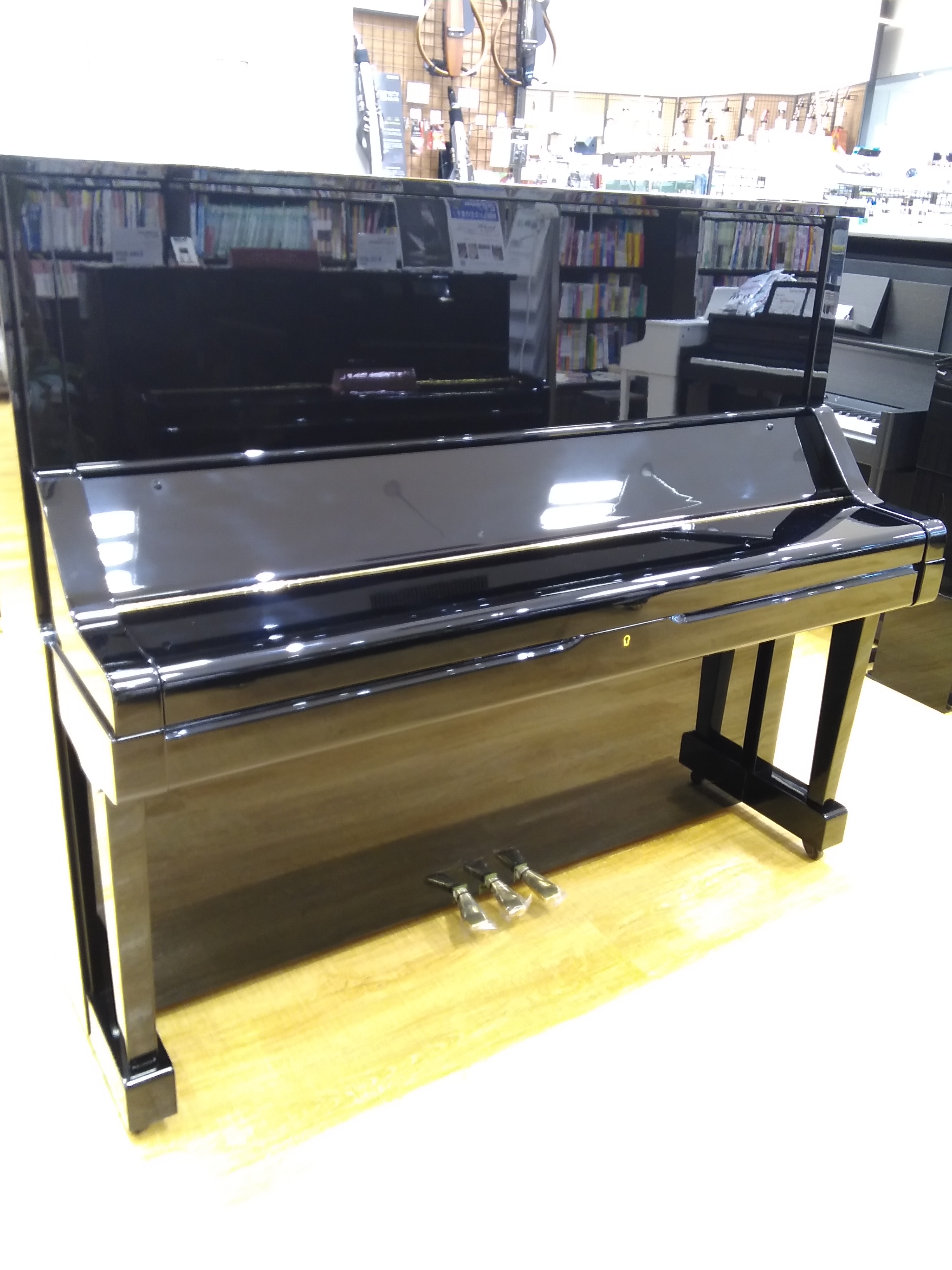 中古アップライトピアノYAMAHA UX