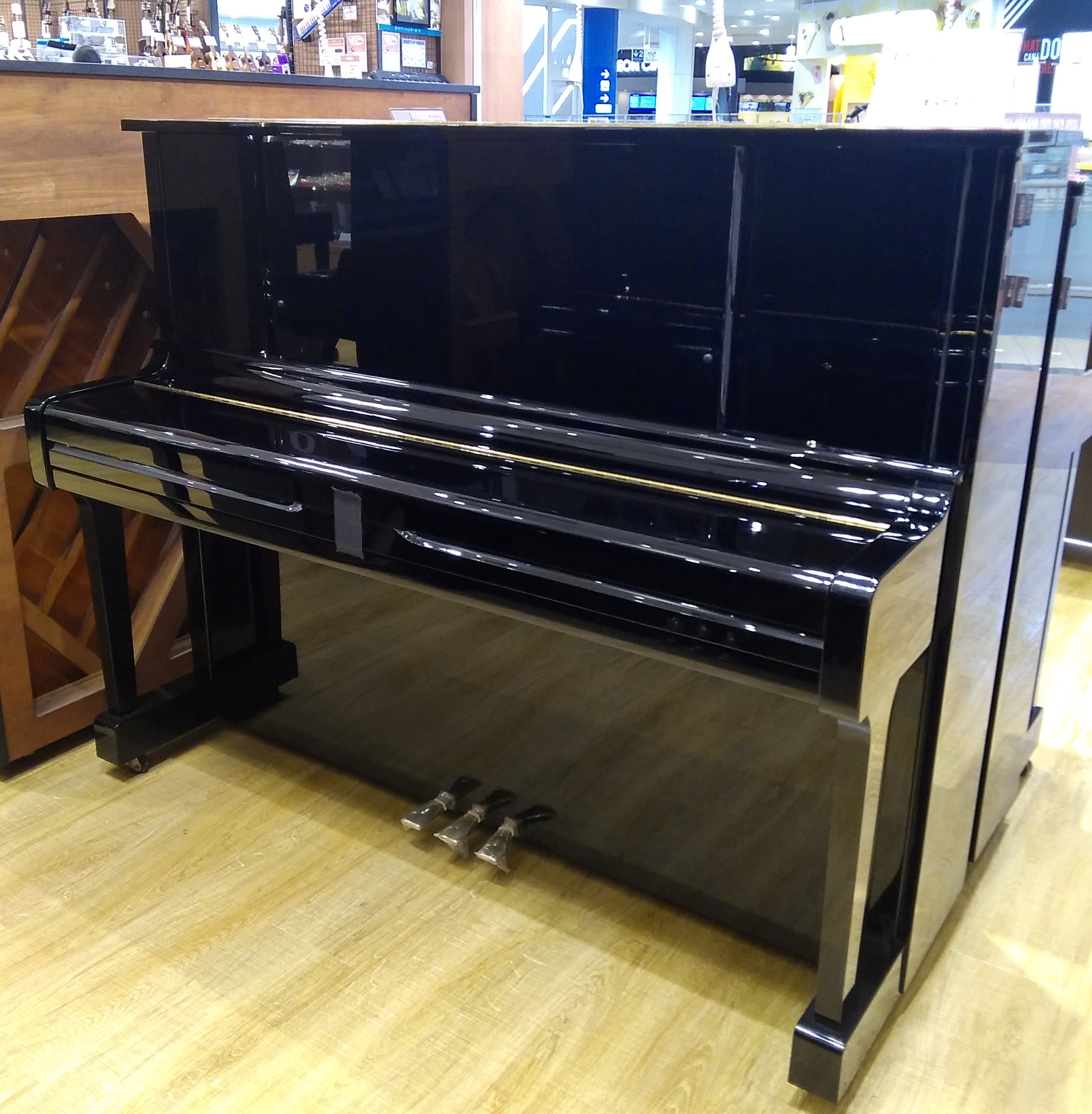 中古アップライトピアノYAMAHA UX1