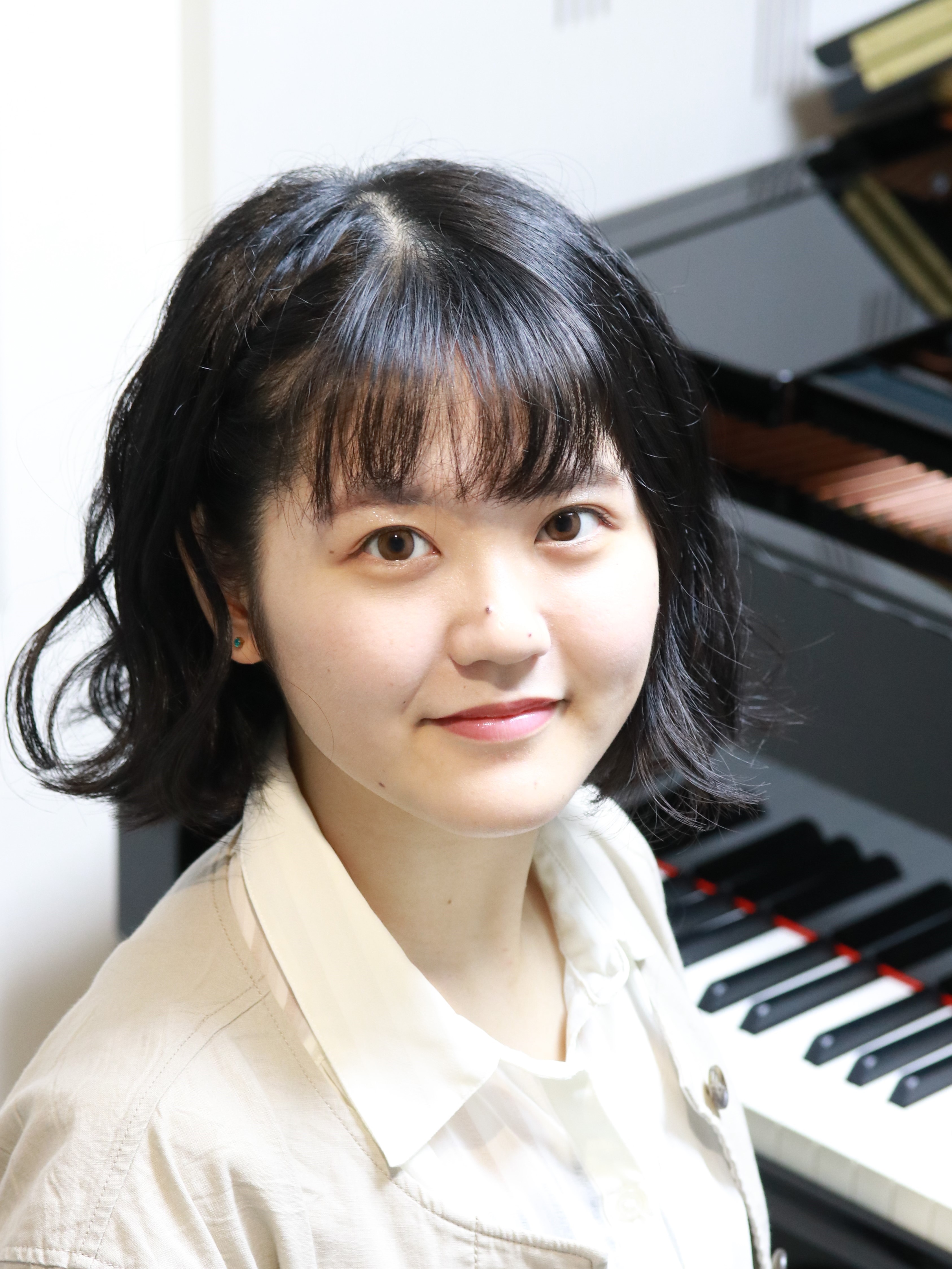 ピアノインストラクター坂口 友菜