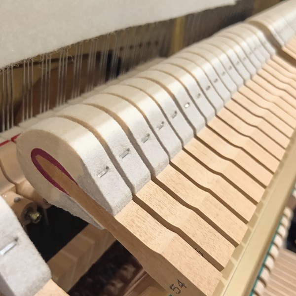 オールアンダーフェルト入りの専用ハンマー