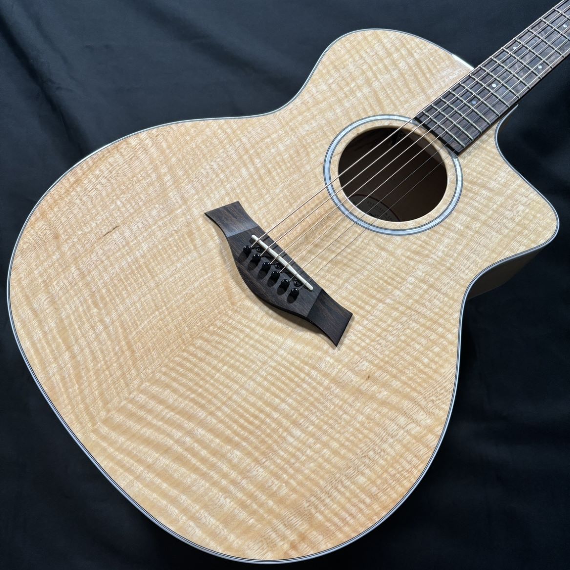 Taylor EG-224ce Urban Ash エレアコギター【271,700円→258,115円】【ケースのチャック一つ破損のため】
