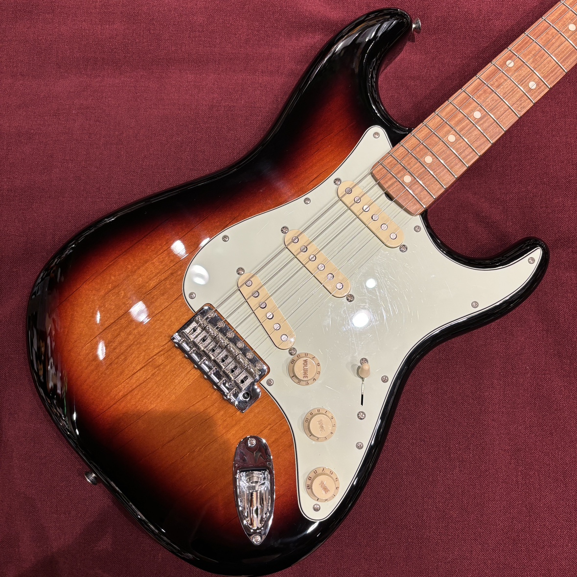 Fender　VINTERA 60S STRAT PF