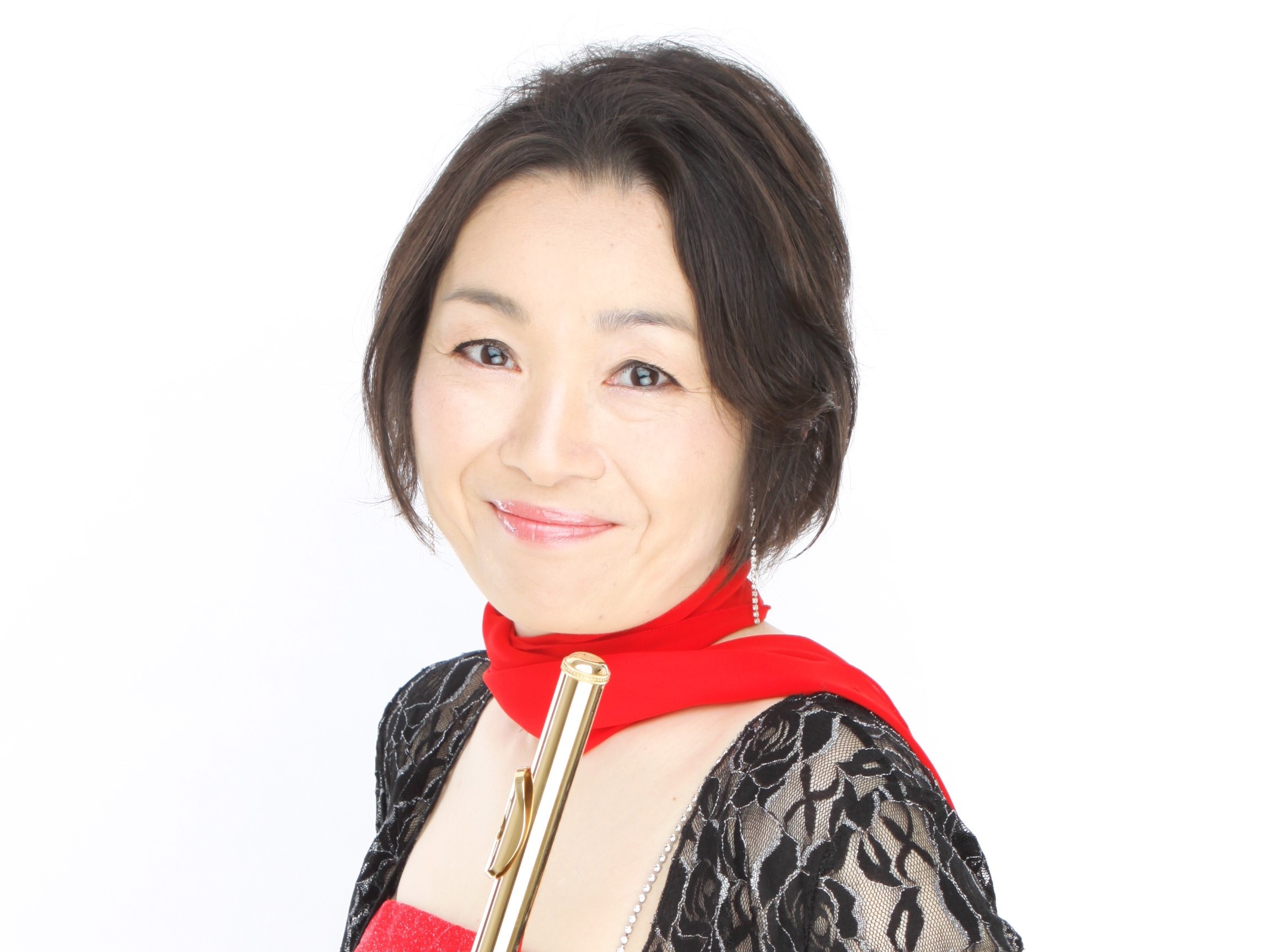 澄んだ音色で優しい音を奏でるフルート 軽くて、持ち運びも楽なので趣味で吹くにもオススメです。 ひとりで吹くにしても十分楽しめる楽器です。 体験レッスン時には楽器の貸し出しもございます。 お持ちでない方も、ぜひ体験してみてください♪ CONTENTS講師：谷本　千種先生講師インタビュー曜日・時間講師： [&hellip;]
