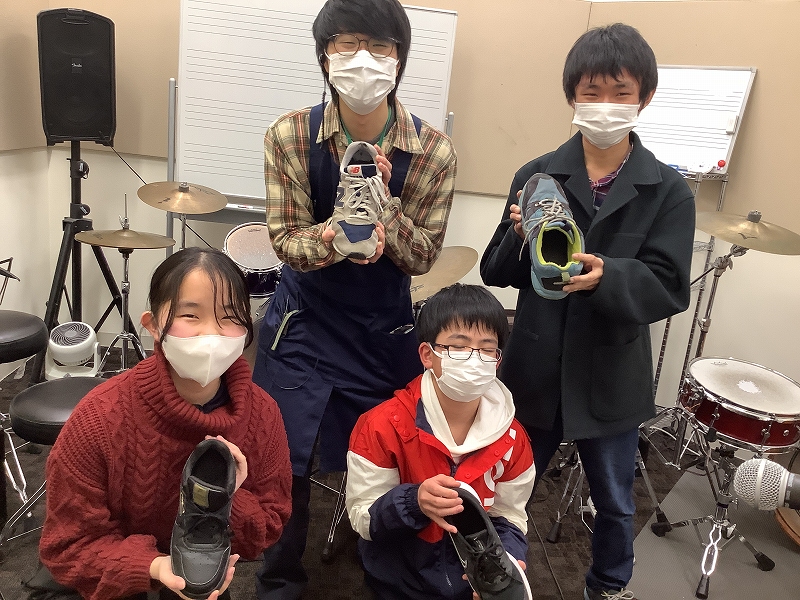 OPEN MIC CLUB担当の太田です！！2023年2月11日（土）に実施しました「OPEN MIC CLUB」の様子をお届けします！ 「OPEN MIC CLUB」って何？ 「OPEN MIC CLUB」とは、みんなで楽しく音楽を演奏し、1つの曲を完成させていこうというサークル活動です！！ 2月 […]