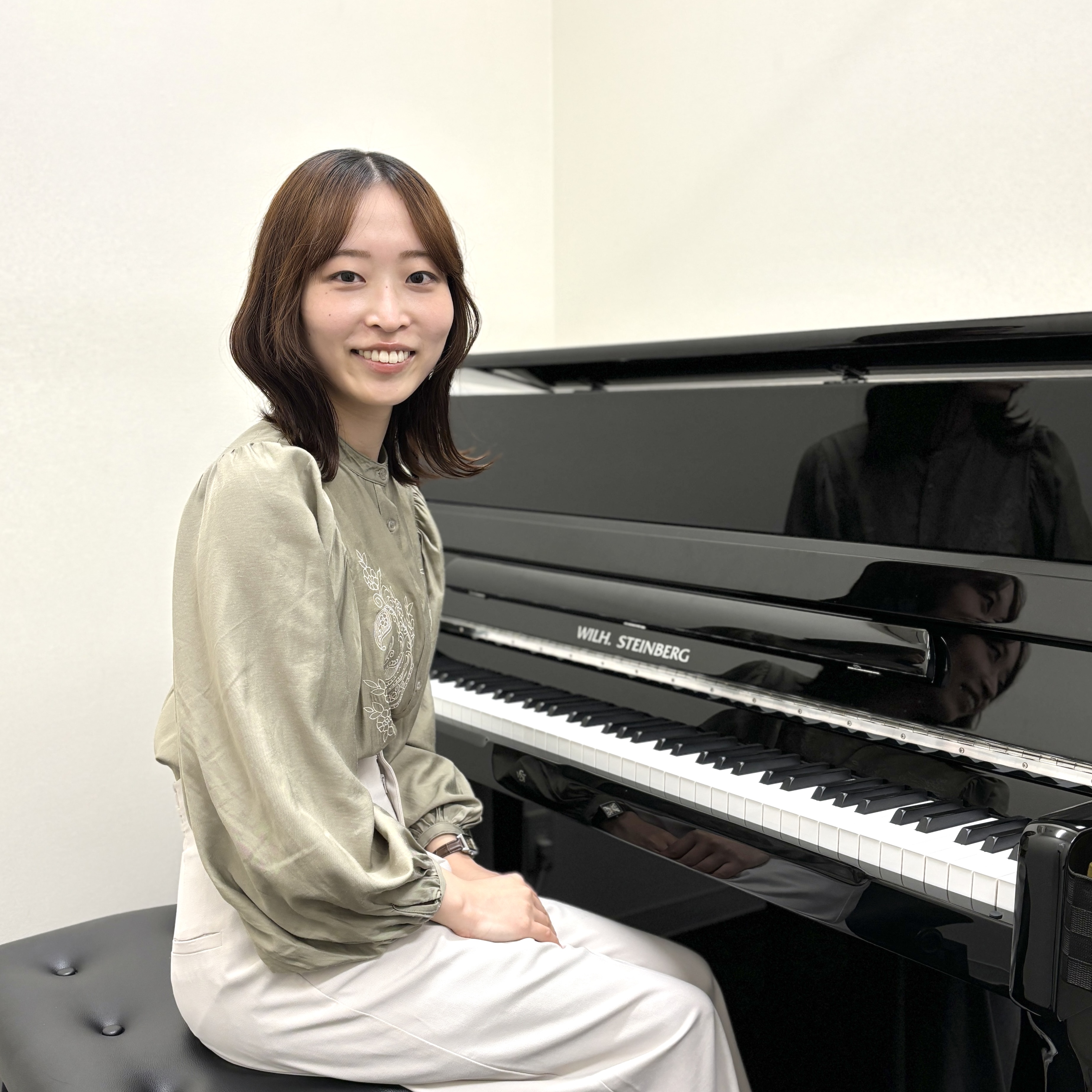 ピアノインストラクター　ピアノアドバイザー石田 明日香（いしだ あすか）