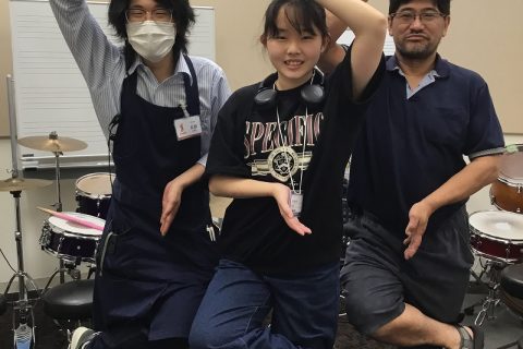 OPEN MIC CLUB担当の太田です！！2023年6月24日（土）に実施しました「OPEN MIC CLUB」の様子をお届けします！ 「OPEN MIC CLUB」って何？ 「OPEN MIC CLUB」とは、みんなで楽しく音楽を演奏し、1つの曲を完成させていこうというサークル活動です！！」 今 […]