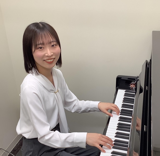 ピアノインストラクター石田 明日香（いしだ あすか）