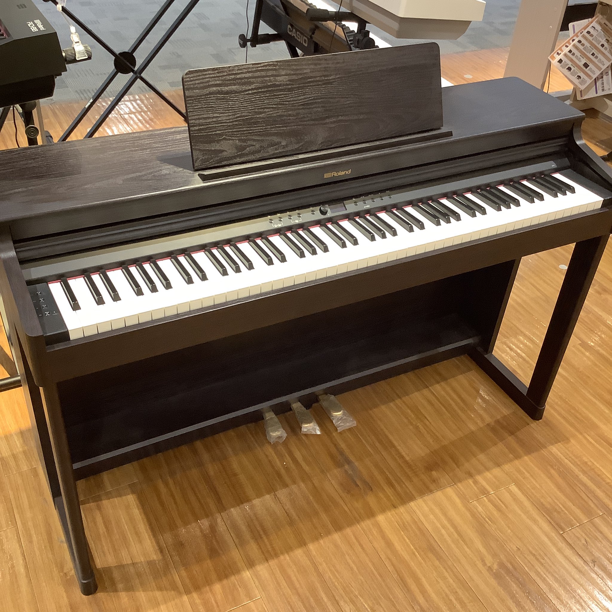 Roland RP701