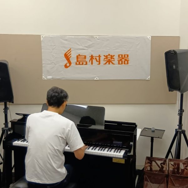 ピアノを始めて2,3年経ち、今回が初めての本番だったUさん。誰もが憧れる子犬のワルツを演奏していただきました！会場がパッと明るくなるような演奏でした♪