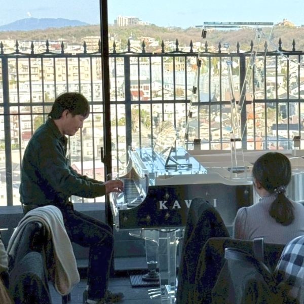 モーツァルトがお好きなKさん！ソナタの1楽章から進み、今回は3楽章を軽快でさわやかな音色で演奏してくださいました！