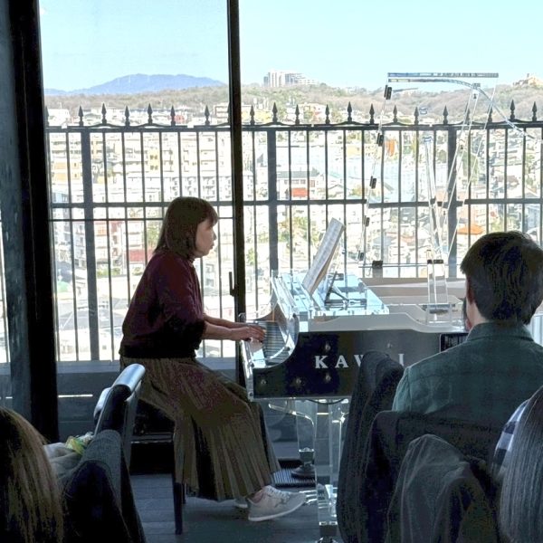 前半のトリを務めていただいたNさん！ベートーヴェンの「悲愴」を前回の2楽章に続き、より難易度の高い1楽章を情感たっぷり演奏してくださいました✨