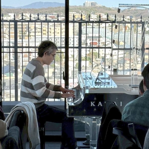 今回イベント参加2回目のUさん！ドビュッシー独特のフランスの世界観を存分に表現することができ、素敵な演奏でした♪