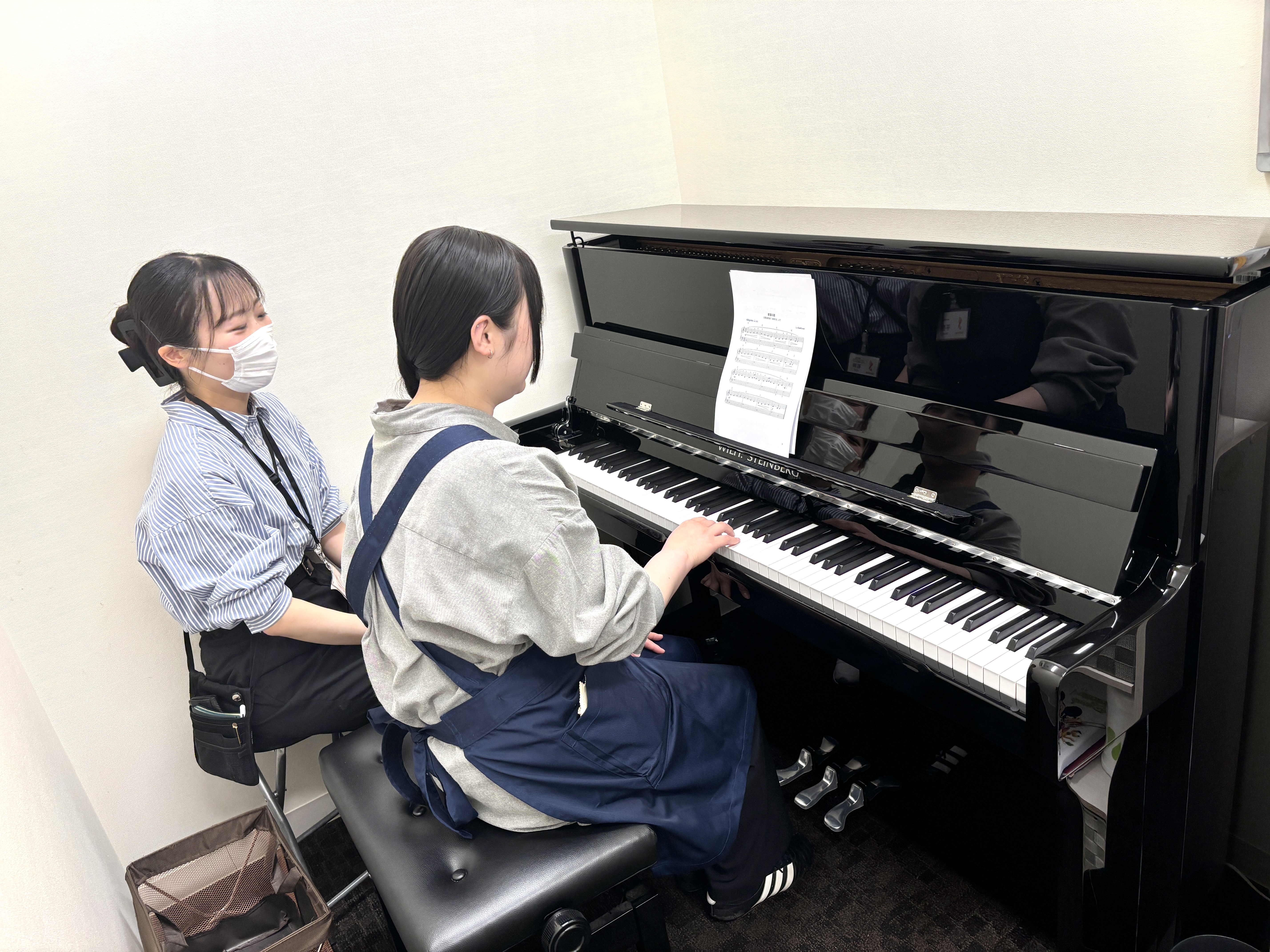 こんにちは！島村楽器イオンモール長久手店ピアノインストラクターの石田です。 長久手店では、大人のためのピアノ予約制レッスン「ピアノサロン」を開講しています🎹 今回は、長久手店スタッフの平野さんに体験レッスンを受けていただきました！ CONTENTSインストラクター紹介体験レッスンスタート！体験レッス [&hellip;]