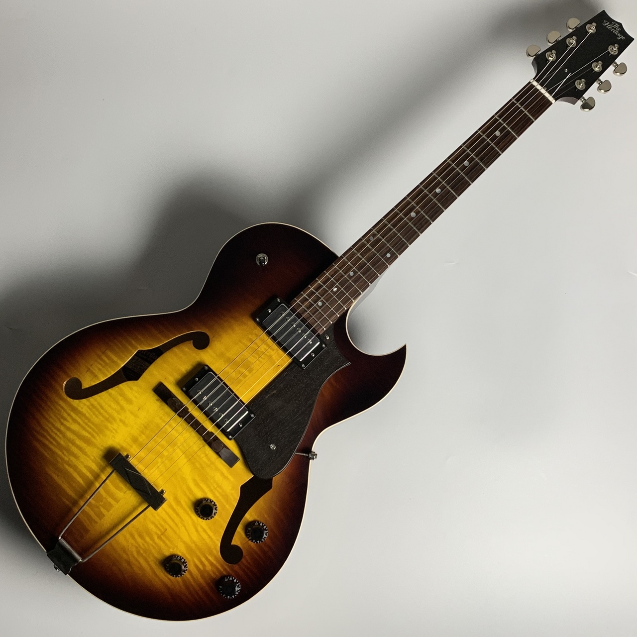 ES-175タイプのフルアコにJimmy Wallace製「PAF」ピックアップを搭載した特別カスタムモデル!Heritage JW CTM H-575 (Original Sunburst)
