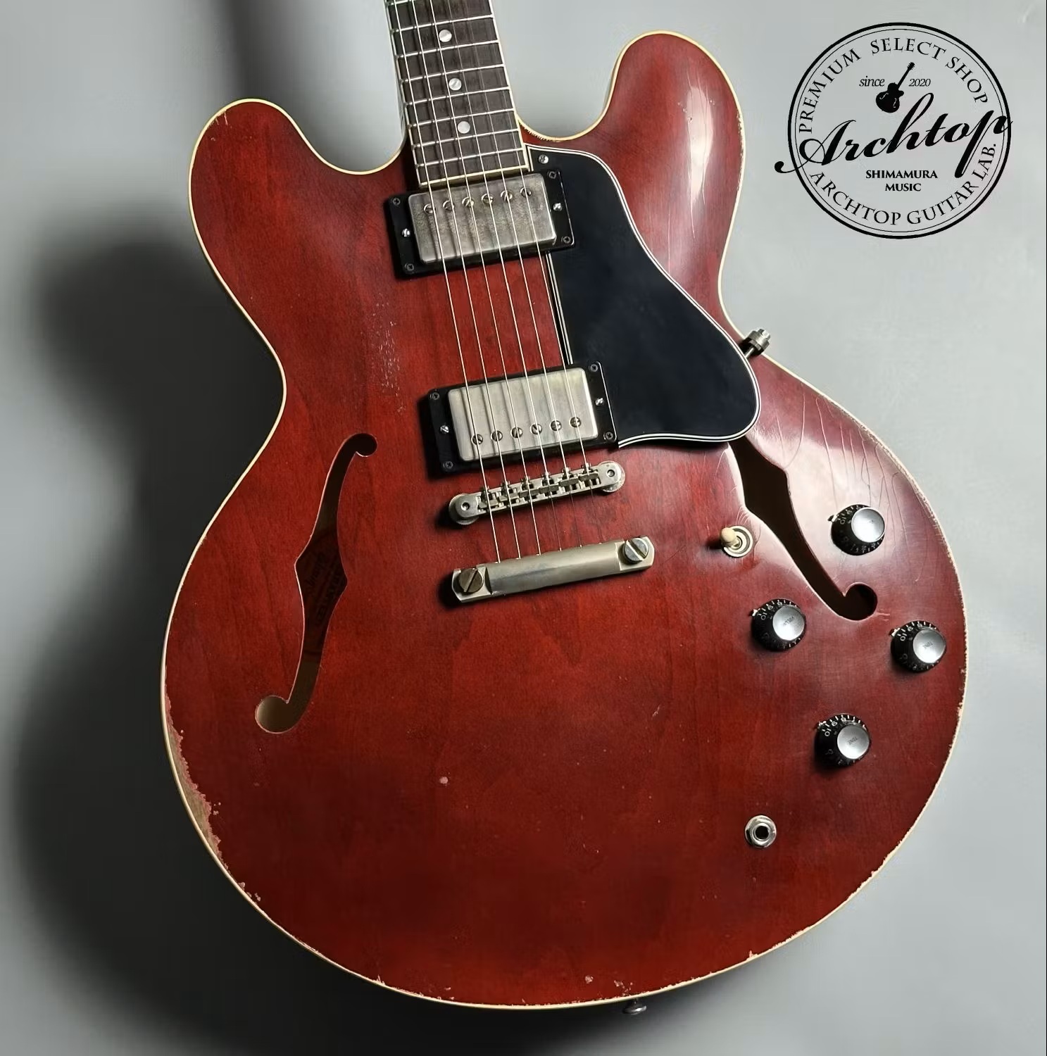 Archtop Guitar Lab” 箱物専門店並みの品揃え！セミアコ・フルアコでお