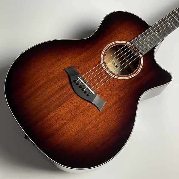 Taylor 524ce V-Class ◆◇希少在庫◇◆【現物画像】<br />
<br />
【通常￥431,200(税込)のところ、傷有り展示品の為￥409,640(税込)！】トップおよびサイド＆バックすべてにマホガニーを使用したオールマホガニーモデルが入荷！コードストロークからアルペジオまでバランスの良い弾き心地。