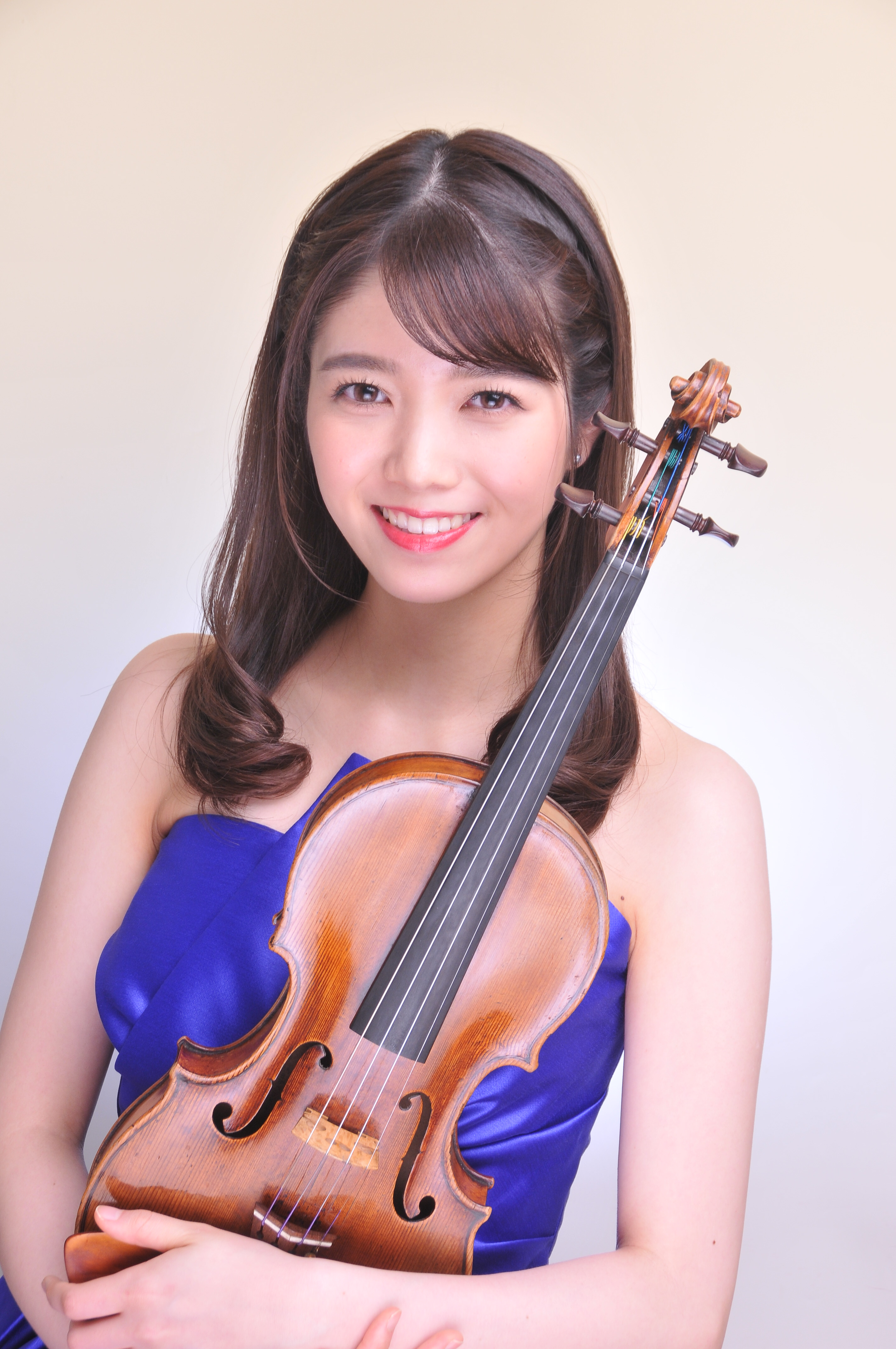 CONTENTS髙木 凜々子 無伴奏ヴァイオリンコンサート 詳細プログラムArtist Profile【弦楽器フェスタ2022秋in SENDAI】のご案内髙木 凜々子 無伴奏ヴァイオリンコンサート 詳細 プログラム エルガー： 愛の挨拶 バッハ：無伴奏ヴァイオリンのためのパルティータ第3番 マスネ […]