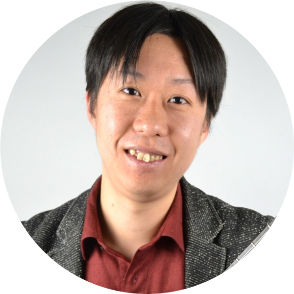 エレキギター・アコースティックギター・クラシックギター科講師<br />
松山　古源