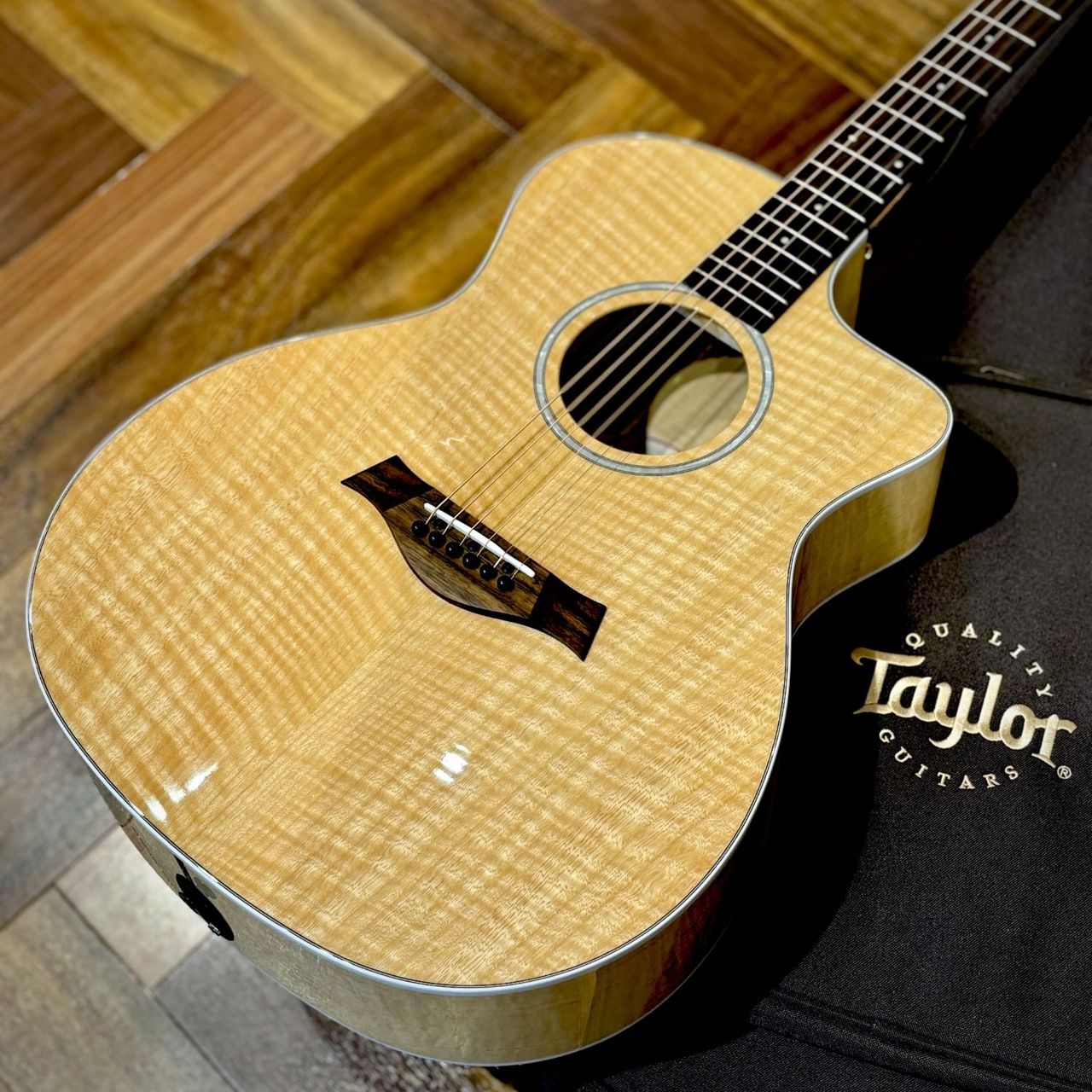 TaylorEG-224ce Urban Ash 島村楽器オリジナルモデル SN:2204225134 