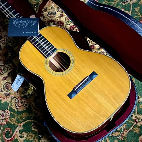 Martin CS 28Style 00-12F<br />
SN:2252008<br />
¥ 792,000(税込)