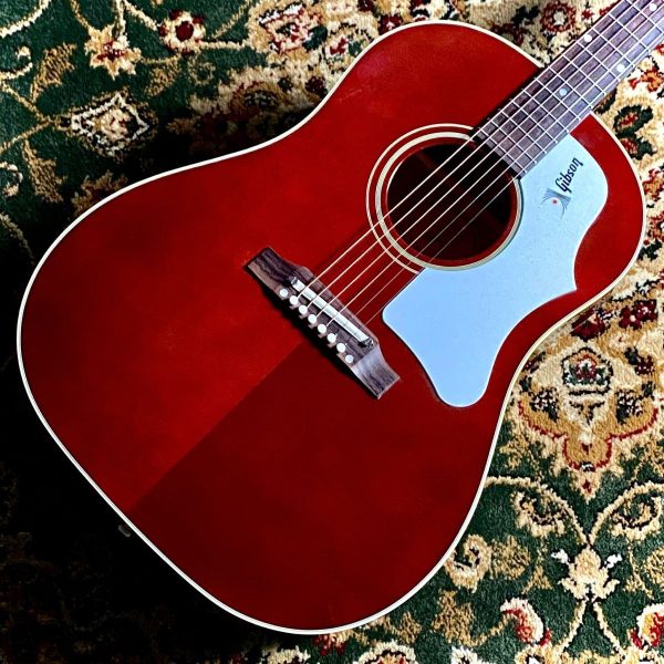 Gibson 60's J-45 Original<br />
WineRed<br />
SN:20964048<br />
￥396,000(税込)