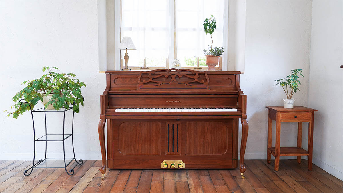 こんにちは！仙台長町モール店のピアノ担当、高橋(玲)です。 島村楽器で長年にわたり、そのコストパフォーマンスと美しい音色で愛され続けてきたピアノブランド「PRAMBERGER（プレンバーガー）」につきまして、製造元の工場再編に伴い生産完了となることが決定いたしました。これに伴い、2026年2月14日 [&hellip;]