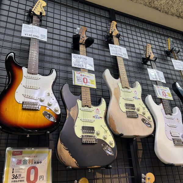 見てください…このBody!風合いがカッコいいギター、ありますよ！