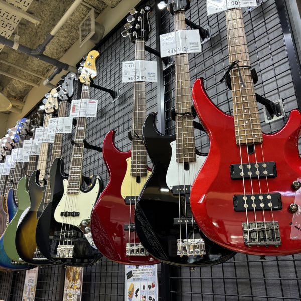 お父さん世代も引き寄せる！<br />
YAMAHAのベースもてんこ盛り！