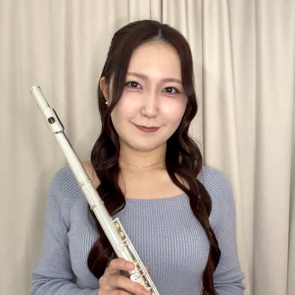 仙台長町モール店<br />
フルート講師<br />
堀口(ほりぐち)