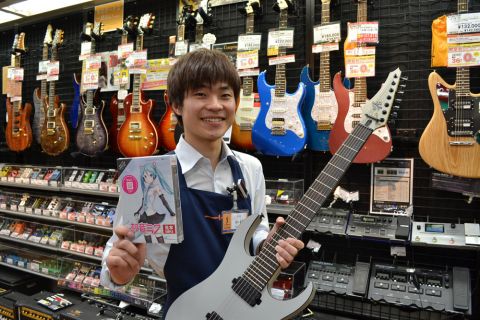 スタッフ写真 アコースティックギター/ベース/シンセサイザー/デジタル楽器/アクセサリー 中村 清史
