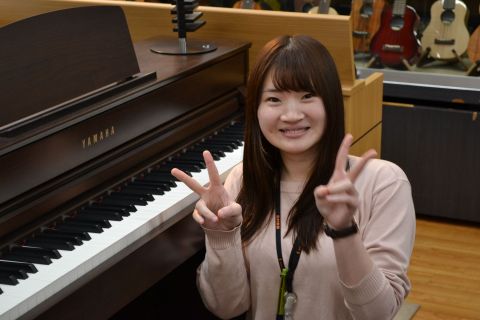スタッフ写真 ピアノサロンインストラクター 丸山 志乃